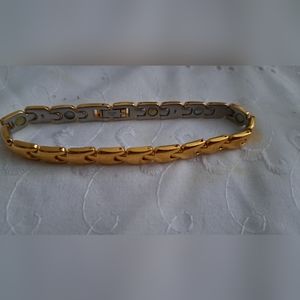 GOLD PLATE ONE SIDED BRACELET
